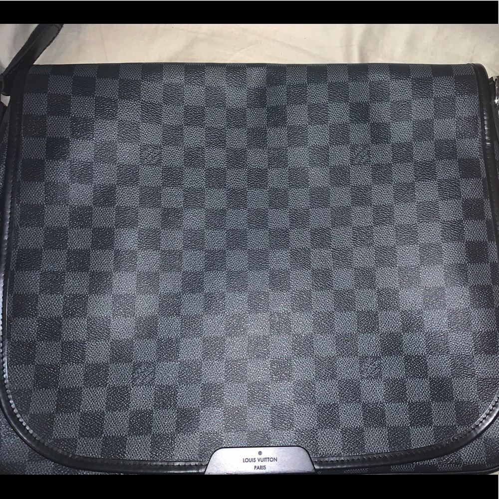 Louis Vuitton Daniel Messenger Bag Damier Graphite